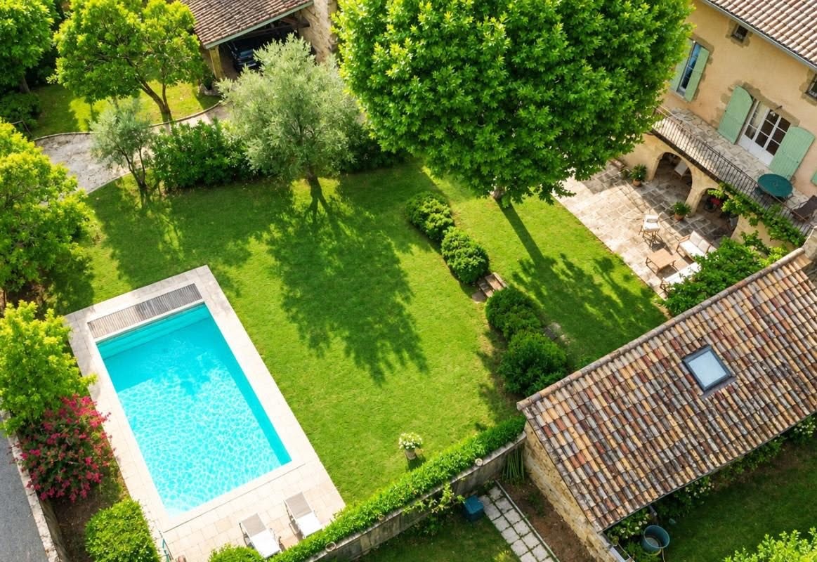 Que vérifier avant d’acheter une maison avec piscine ?
